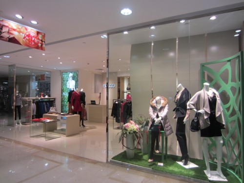 斐戈女装店铺展示