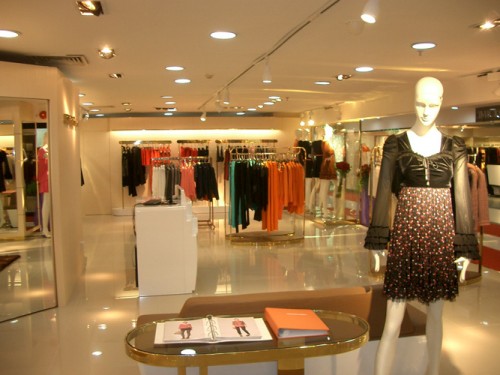 卓姿乔雅女装店铺展示