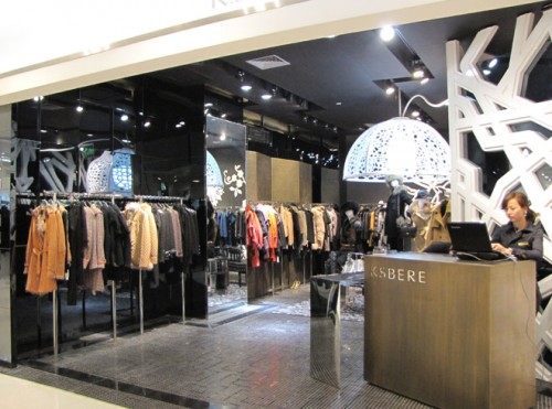 卡斯比亚女装店铺展示