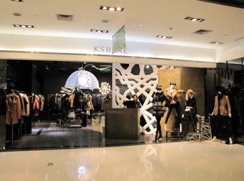 卡斯比亚女装店铺展示