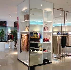 骊欧女装店铺展示