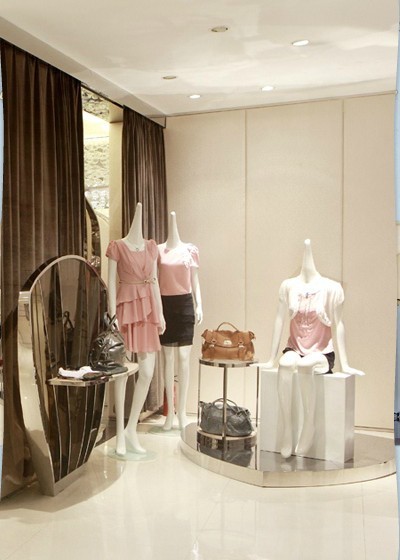 伊芙丽女装店铺展示