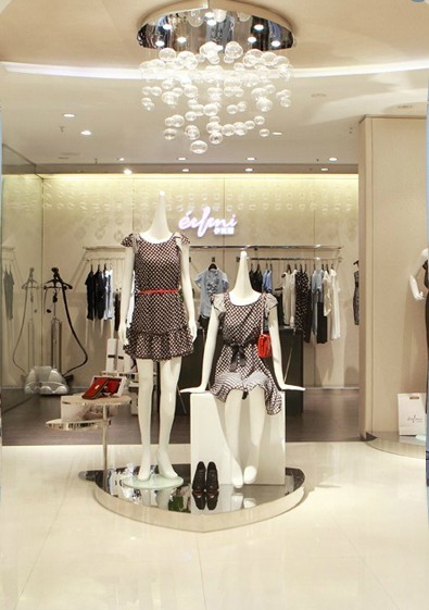 伊芙丽女装店铺展示