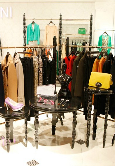 伊芙丽女装店铺形象