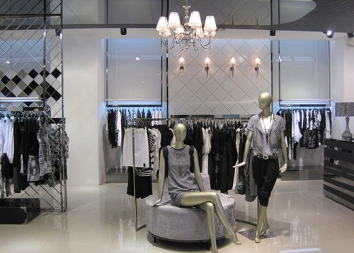 罗拉尔女装店铺形象