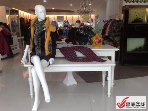 变格女装店铺展示