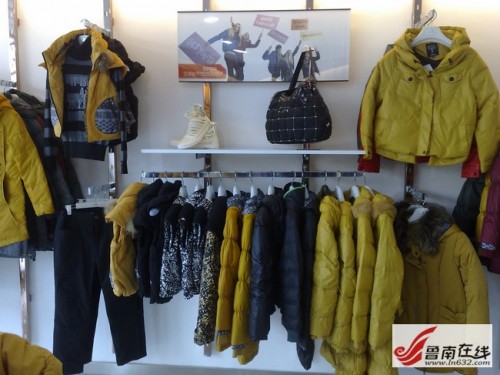 变格女装店铺展示