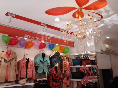 SMUSES茜蒙诗女装店铺形象