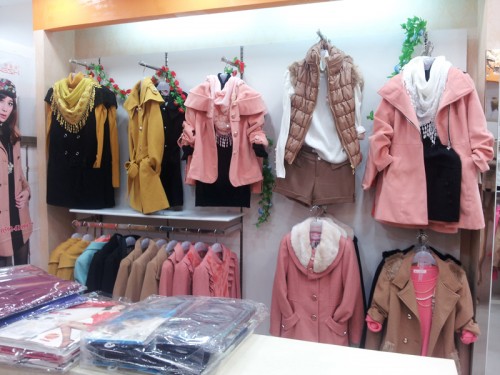 SMUSES茜蒙诗女装店铺形象