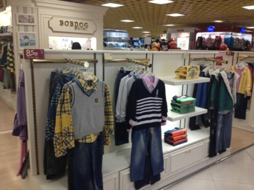 朦朦兔童装店铺展示