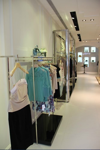 荷比俪女装店铺展示