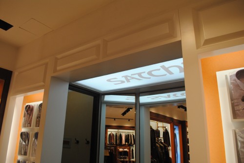 沙驰国际男装店铺展示