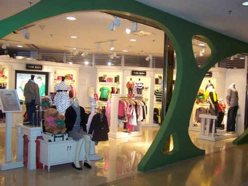 T100童装店铺展示