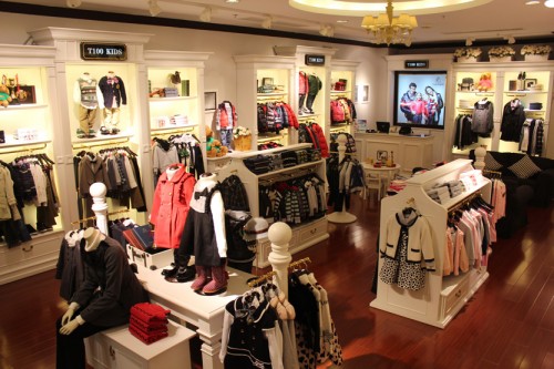T100童装店铺展示