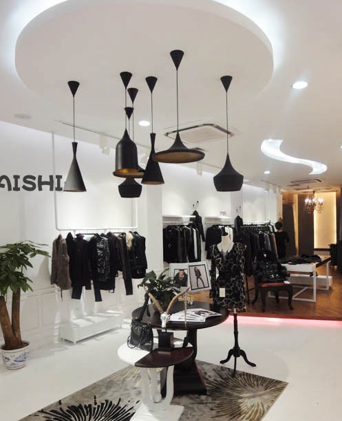 佰释女装店铺展示