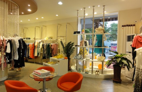 莱尔维思女装店铺展示