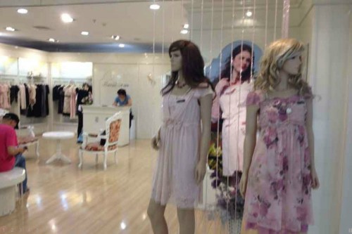 慕萱女装店铺形象