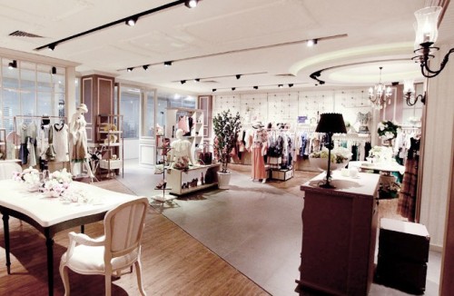 五丁目衣舍女装店铺展示
