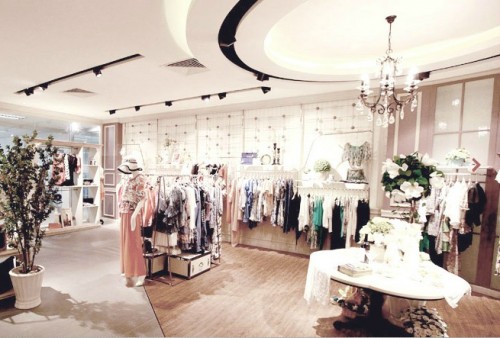 五丁目衣舍女装店铺展示