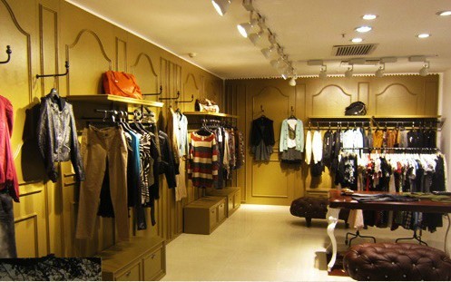 圣卡萝女装店铺展示