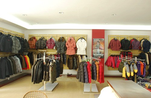 创羽羽绒服店铺展示