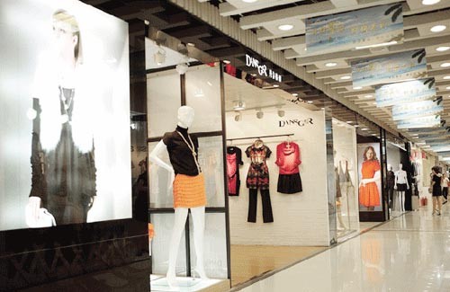 丹诗格尔女装店铺展示