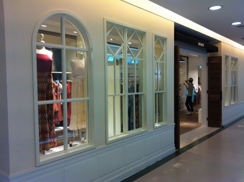 ONEMORE女装店铺展示