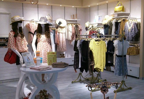 洛依邻女装店铺形象