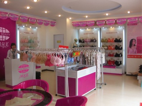 随尔美内衣店铺展示