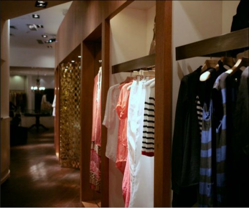 天纳吉儿女装店铺展示