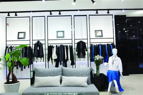 本梵妮女装店铺形象