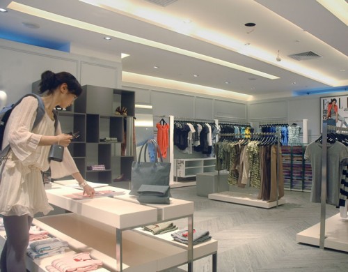 ELLE女装店铺展示