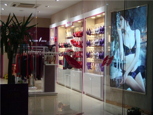 水中花内衣店铺展示