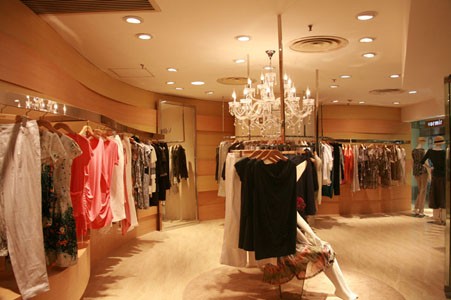 薇莫女装店铺展示