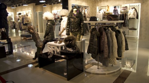 诗梵妮思女装店铺展示