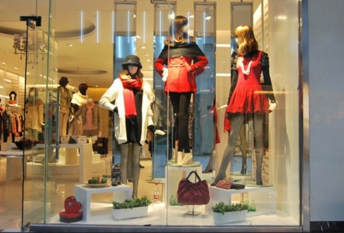 真情告白女装店铺展示