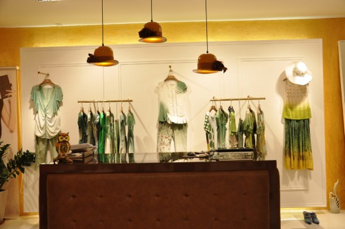 欧魅赛尔女装店铺展示