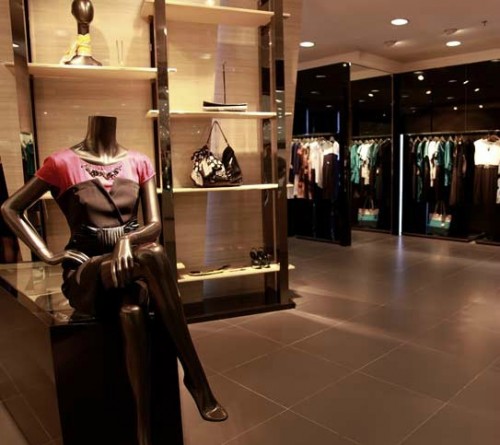 恩裳女装店铺展示