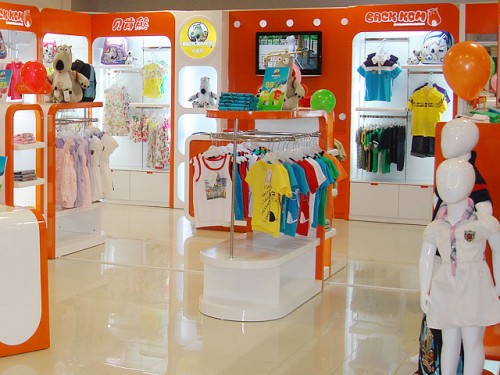 贝肯熊童装店铺形象