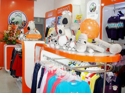 贝肯熊童装店铺形象