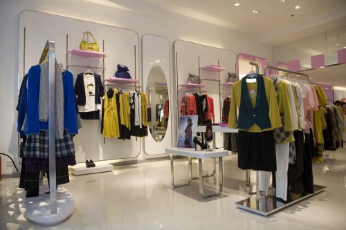 umisky/young女装店铺展示