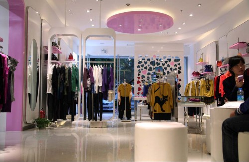 umisky/young女装店铺展示