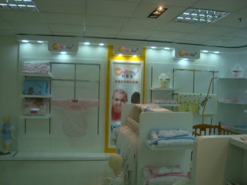舒婴宝童装店铺展示