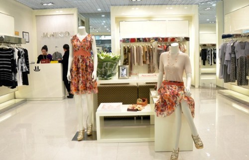 吉蔻女装店铺展示