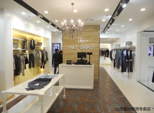唯简女装店铺展示