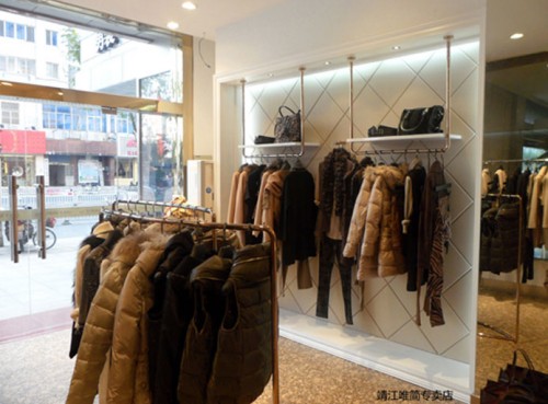 唯简女装店铺展示