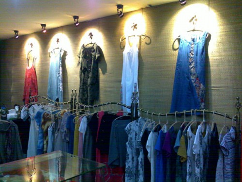 秦风吾衣女装店铺形象