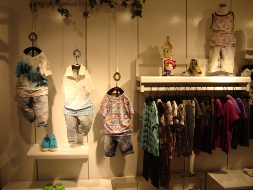 卡琪屋童装店铺形象