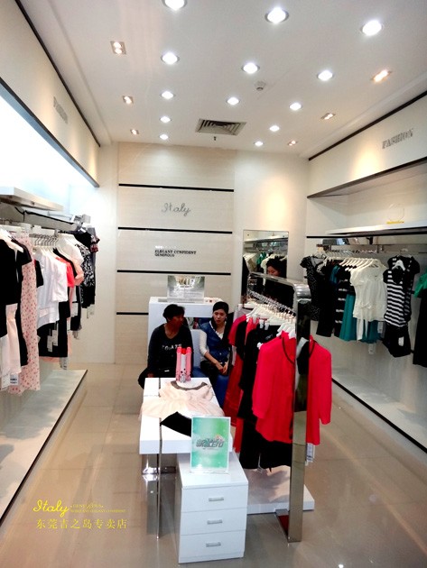 意菲雅女装店铺展示