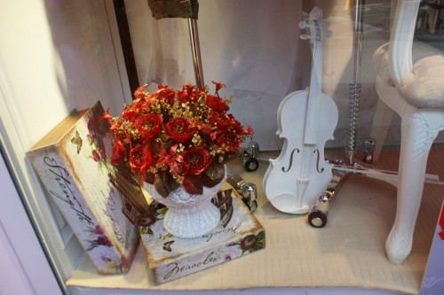 维罗瓦伊洛童装店铺展示